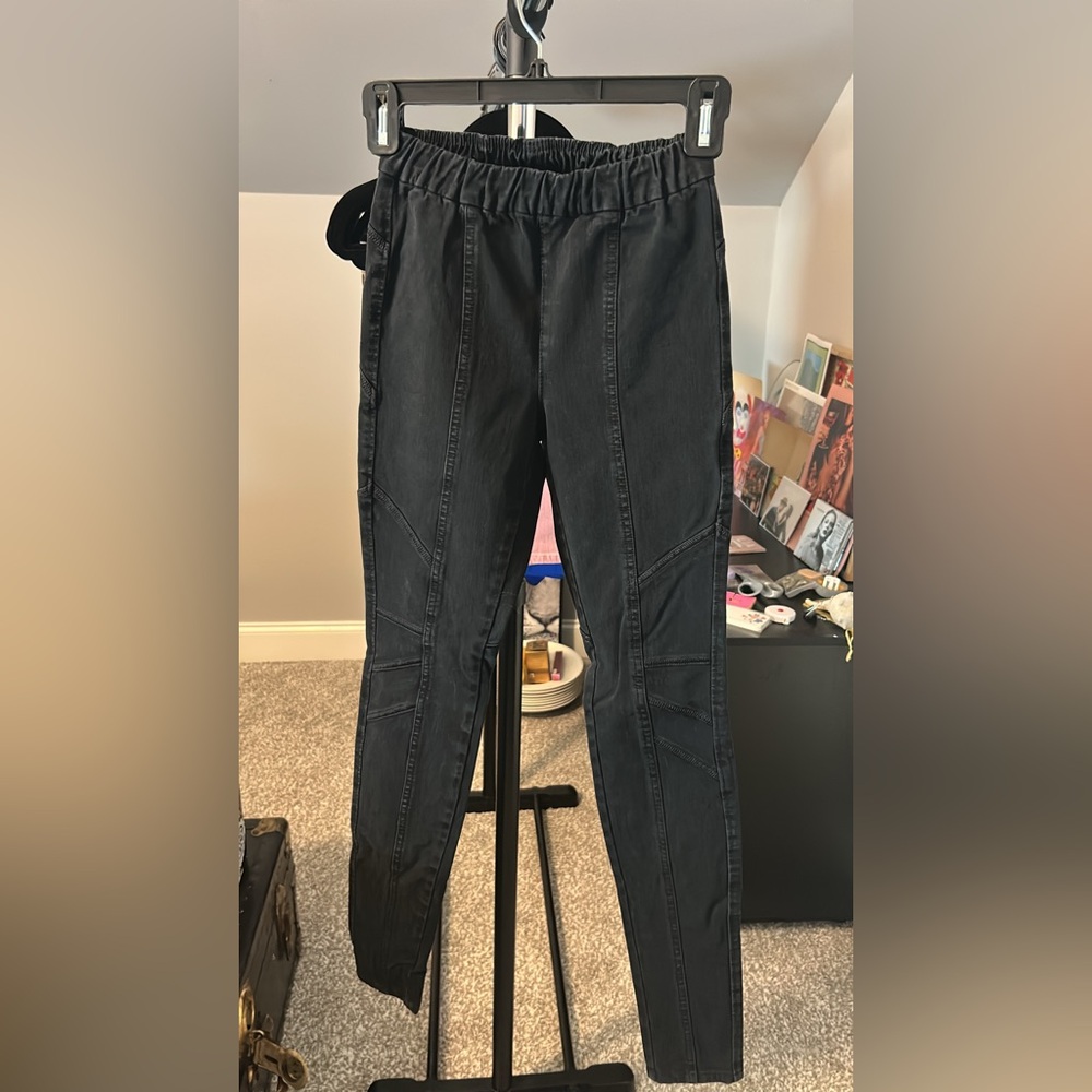 Marc Cain Black Jeggings with Elastic Waistband